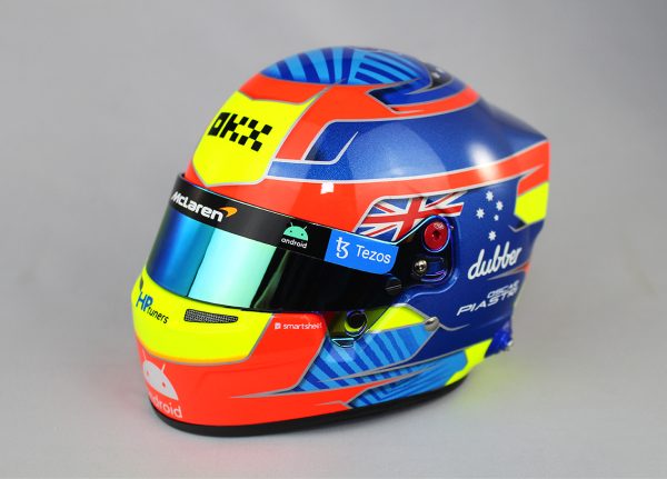 Forma1 Formula1 F1 sisak helmet SISAK Oscar Piastri - Mclaren Mercedes F1 Team 2023 1:2 - Mini helmet