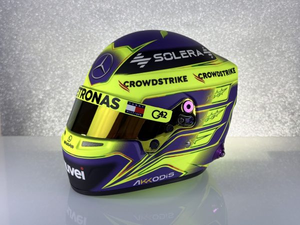 Forma1 Formula1 F1 sisak helmet SISAK SISAK Lewis Hamilton Mercedes AMG 2024. 1:2 Bell - Mini helmet