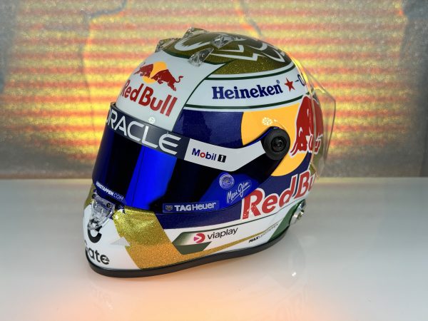 Forma1 Formula1 F1 sisak helmet SISAK Max Verstappen Red Bull Racing F1 Team 2025 Brazil GP - Mini helmet 1:2